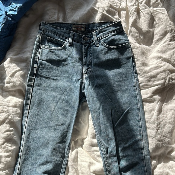 Vintage Guess Jeans | Size 27 fit like 26 - Picture 8 of 9